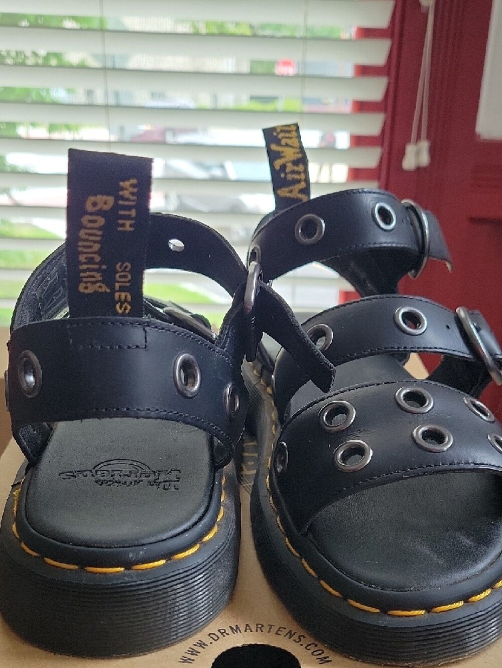 Dr. Martens Black Unisex M8/W9 Gryphon Grommet Sandals - Picture 4 of 7